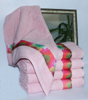 Полотенце банное махровое TAG Весна розовое с сердцами 70х140